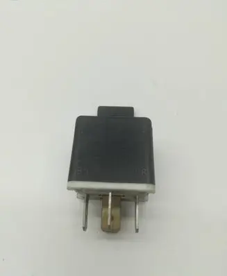 Volkswagen PASSAT B6 Other relay 4RD00352009