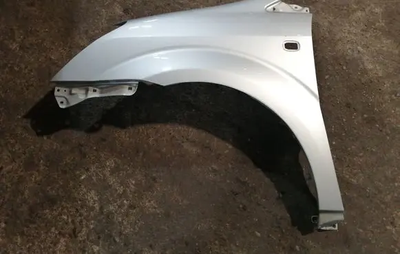 Toyota Corolla Verso E121 Fender 