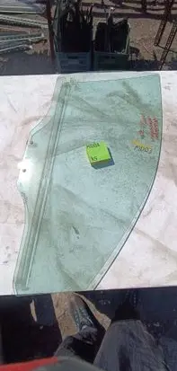 Mitsubishi Space Star Front door window glass four-door 1212123