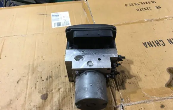 BMW X5 E70 ABS Pump 6798286 6798284