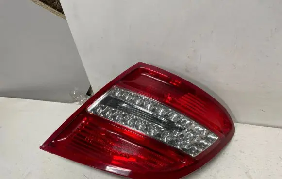 Mercedes-Benz C W204 Rear/tail lights 2048204064