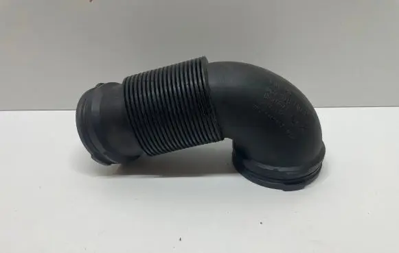 Audi Q7 4M Air intake duct part 057129616B 0116597A