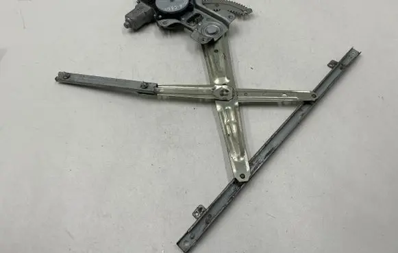Citroen C-Crosser Front door window regulator with motor
