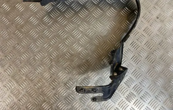 Mercedes-Benz C W203 Headlight/headlamp mounting bracket