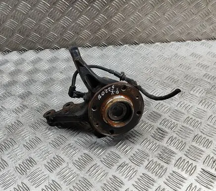 Opel Mokka B Front wheel hub 9826532480