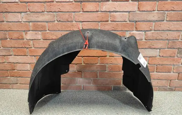 Rear arch fender liner splash guards