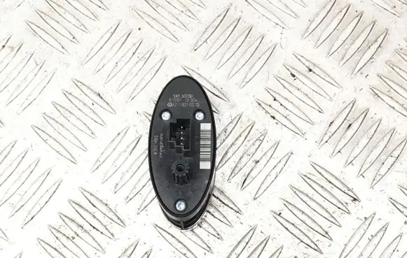 Tailgate opening switch