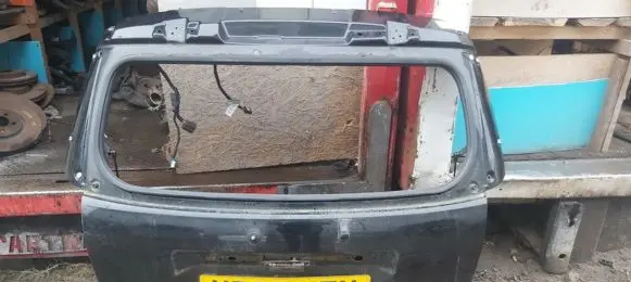 Chevrolet Captiva Tailgate/trunk/boot lid juoda