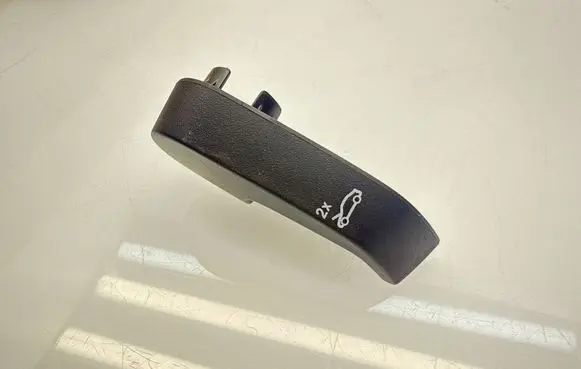 BMW 3 G20 G21 Engine bonnet (hood) release handle 7938323