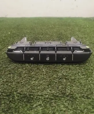 KIA Sportage Seat heating switch 93315-J7010