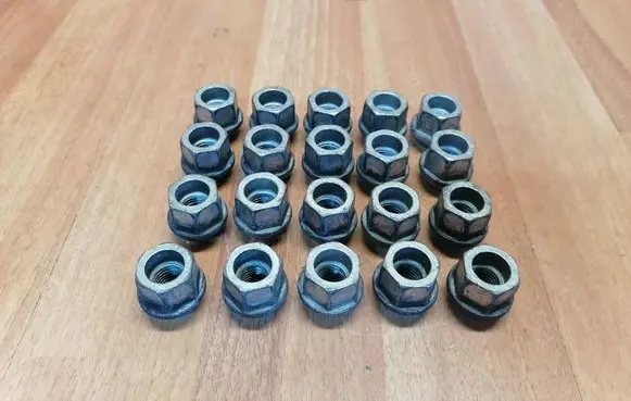 Nuts/bolts