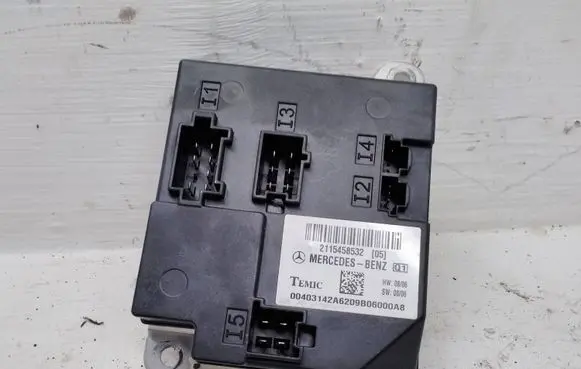 Mercedes-Benz CLS C219 Comfort/convenience module 2115458532