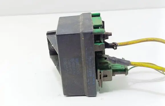 Peugeot 307 Glow plug pre-heat relay 9619039780