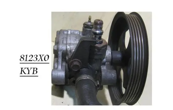 Mitsubishi Carisma Power steering pump 8123X0