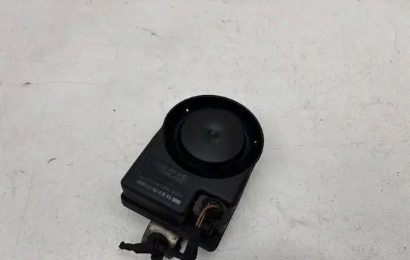 Audi A6 S6 C6 4F Alarm system siren 1K0951605C