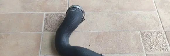 Audi Q7 4L Intercooler hose/pipe 7P0145738D