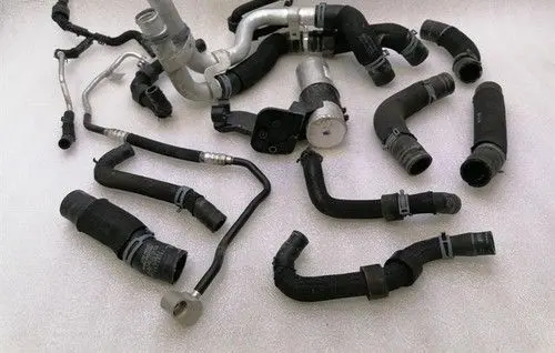 Audi R8 4S Oil cooling pipe 4S0121064F