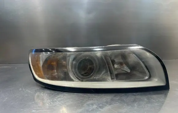 Volvo V50 Headlight/headlamp