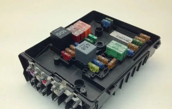 Volkswagen Golf Plus Fuse box set 1K0937125A