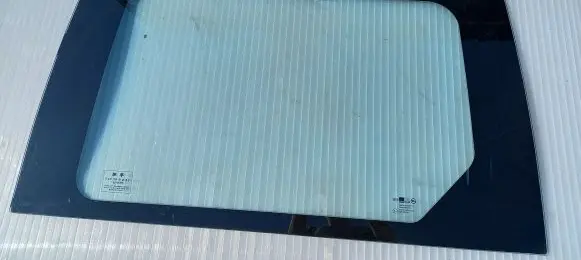 KIA Carnival Rear door window glass