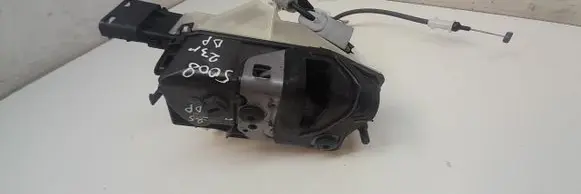 Peugeot 5008 II Front door lock 16942678