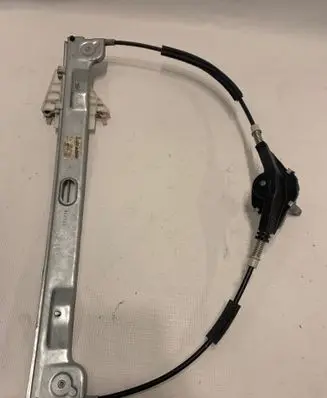 Rear door manual window regulator