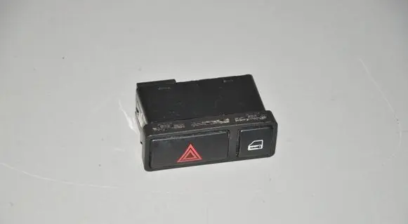 BMW X5 E53 Hazard light switch 8368920
