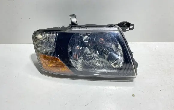 Mitsubishi Pajero Headlight/headlamp 10087420