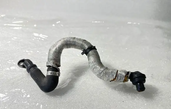 Audi A4 S4 B7 8E 8H Vacuum line/pipe/hose 027133783B