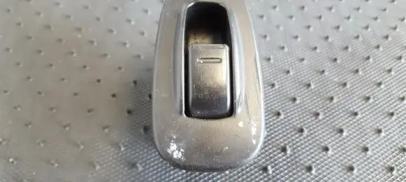 KIA Sephia Electric window control switch 4735101000 473510-1000