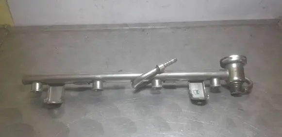 Volkswagen PASSAT B5 Fuel main line pipe 05B133681B