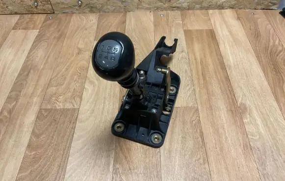 Ford Focus Gear shifter/selector 2S4R7K387KA 604048610