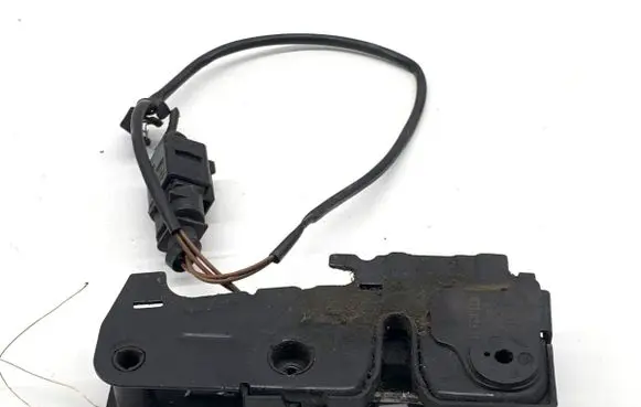 Audi A5 8T 8F Engine bonnet/hood lock/catch 8T0823509