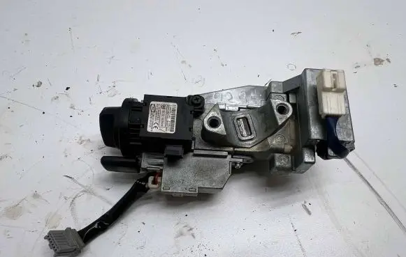 Nissan X-Trail T31 Ignition lock 471852