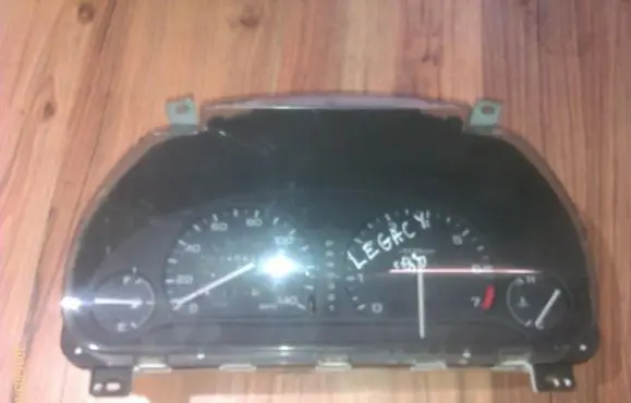 Subaru Legacy Speedometer (instrument cluster) 0182046