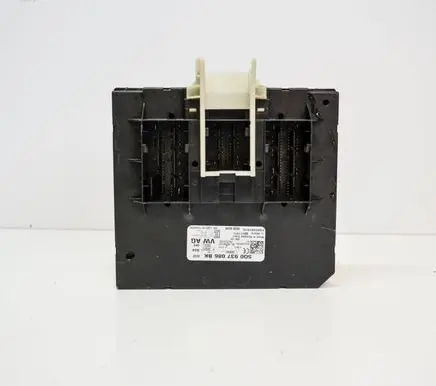 Volkswagen PASSAT B8 Central body control module 5Q0937086BK