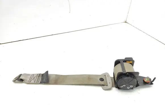 Hyundai Sonata Rear seatbelt E11041207