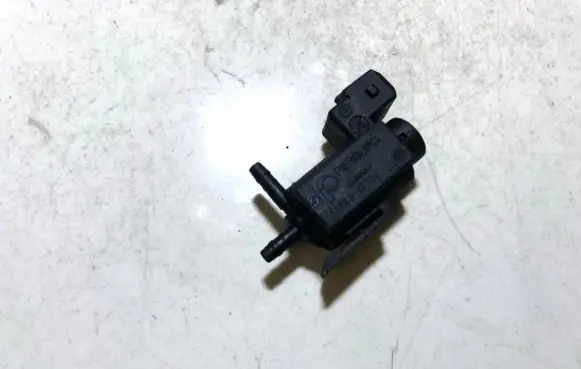 Volvo V70 Turbo solenoid valve 30611668 72224010