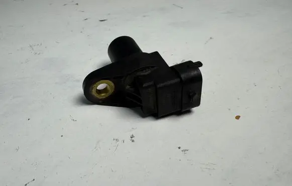 Mercedes-Benz B W245 Camshaft position sensor A0051531328 0051531328