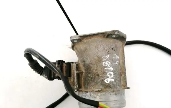 Audi A4 S4 B5 8D Mass air flow meter 037906461B AFH6010A