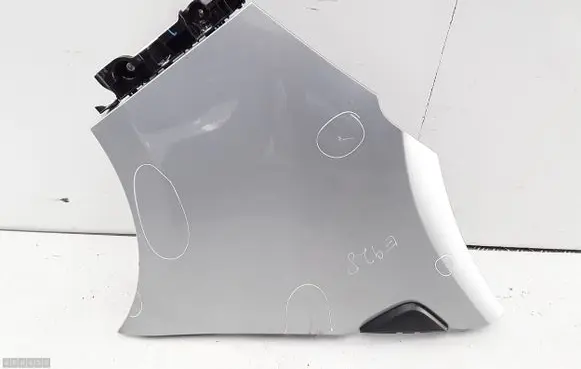 Nissan Primastar Fender