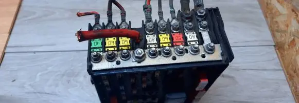 Volkswagen PASSAT B6 Fuse box set 3c0937125