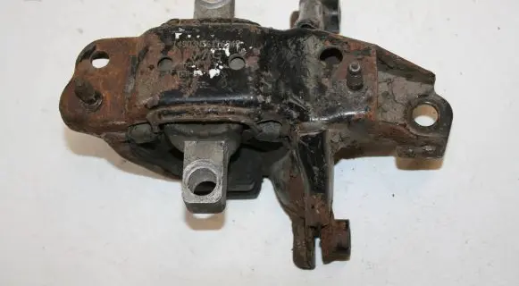 Volkswagen Polo Engine mount bracket 6q0199555