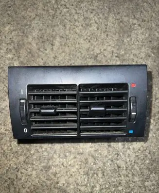 BMW 5 E39 Rear air vent grill 8376150