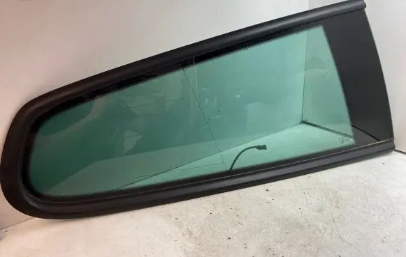 Volkswagen Scirocco Rear side window 1K8845042