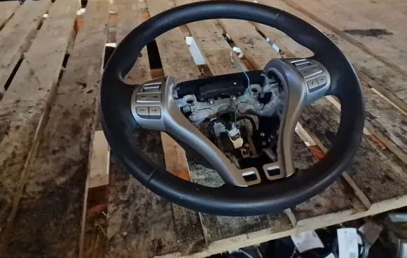 Nissan Qashqai Steering wheel