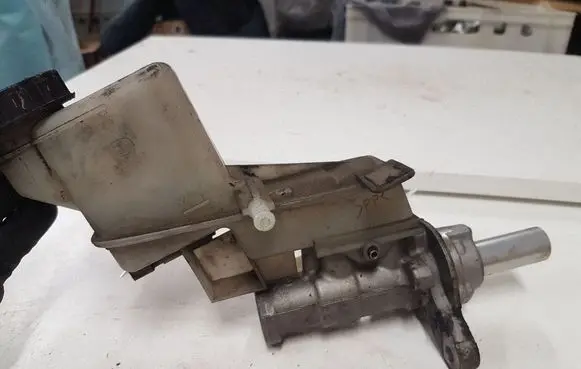 Mazda 6 Master brake cylinder 226613
