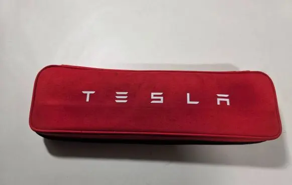 Tesla Model 3 First aid kit P1475076-00-C