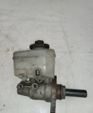 Toyota Land Cruiser (J120) Master brake cylinder