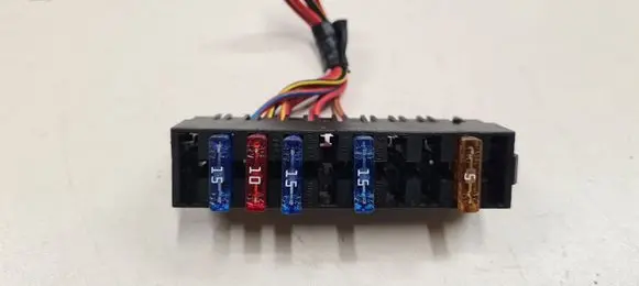 Audi A6 S6 C6 4F Fuse module 4D0937501
